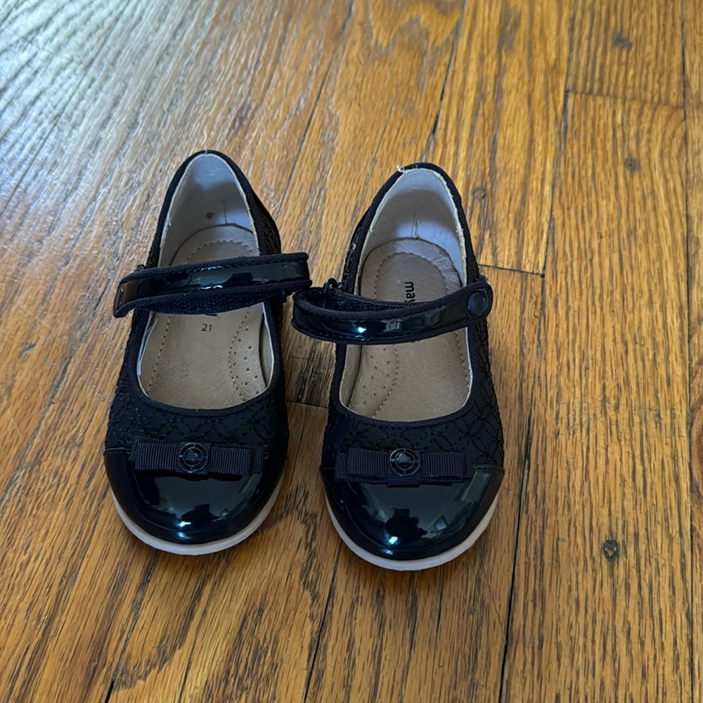 Mayoral Navy blue Mayoral patent leather shoes size 5.5